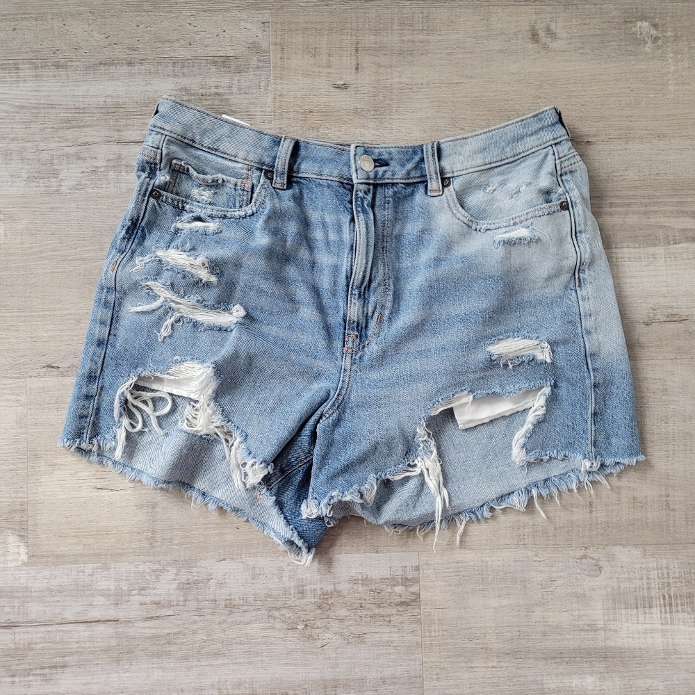 AE mom shorts size 12